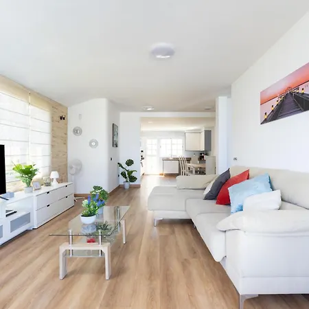 Fantastic With Amazing Sea Views Casa vacanze